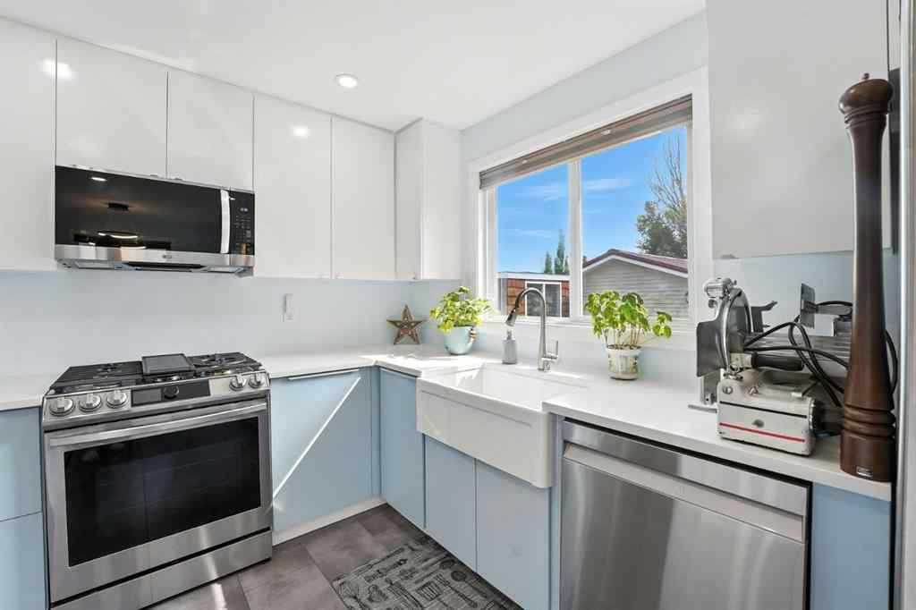 MLS® A2253854 - 1454 Hunterbrook Road NW in Huntington Hills Calgary, Residential