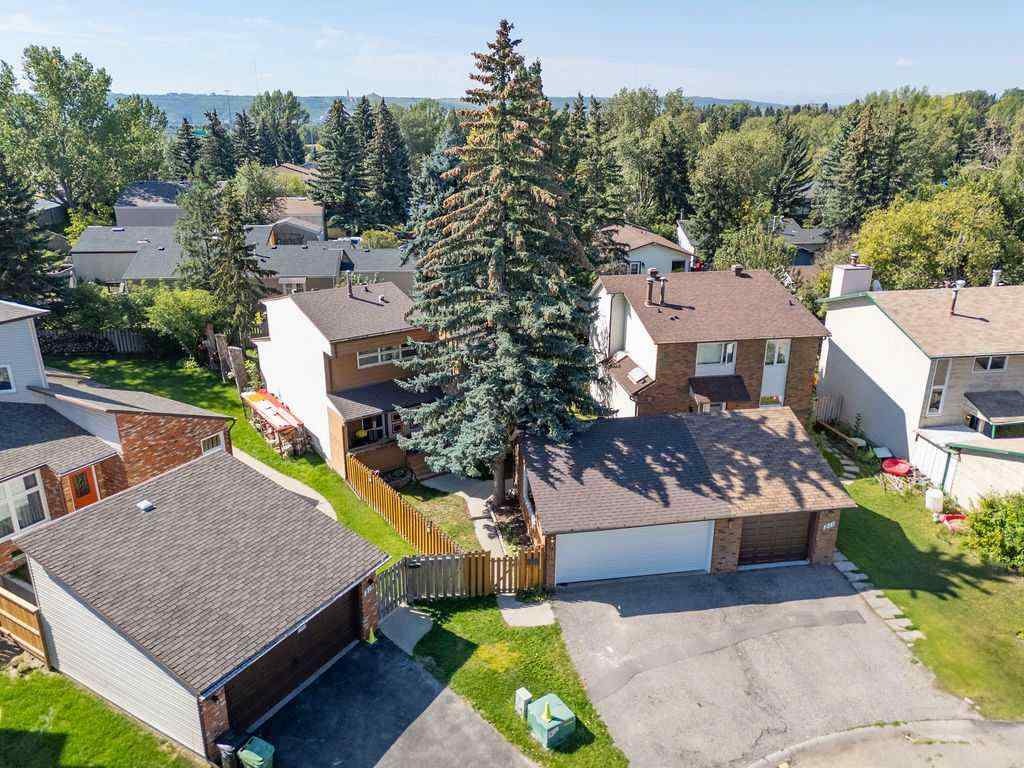 MLS® A2253870 - 215 Ranchview Court NW in Ranchlands Calgary, Residential