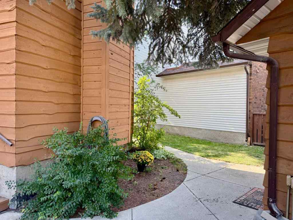MLS® A2253870 - 215 Ranchview Court NW in Ranchlands Calgary, Residential