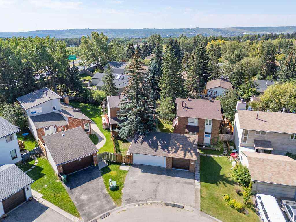 MLS® A2253870 - 215 Ranchview Court NW in Ranchlands Calgary, Residential