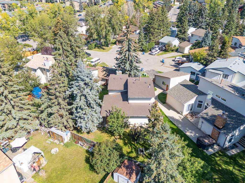 MLS® A2253870 - 215 Ranchview Court NW in Ranchlands Calgary, Residential