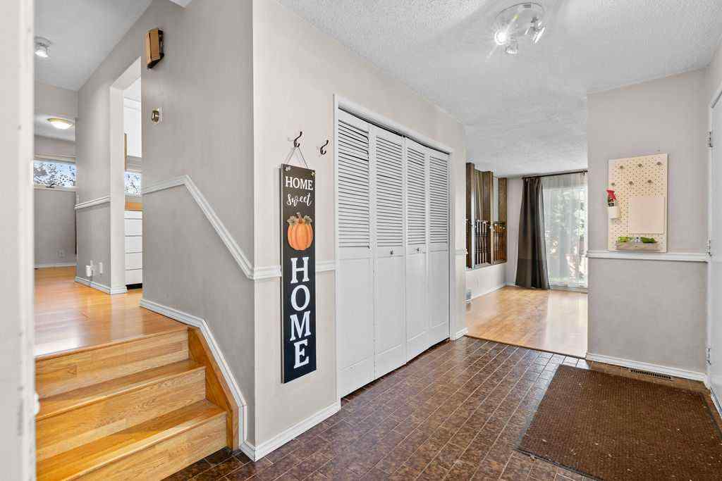 MLS® A2253870 - 215 Ranchview Court NW in Ranchlands Calgary, Residential