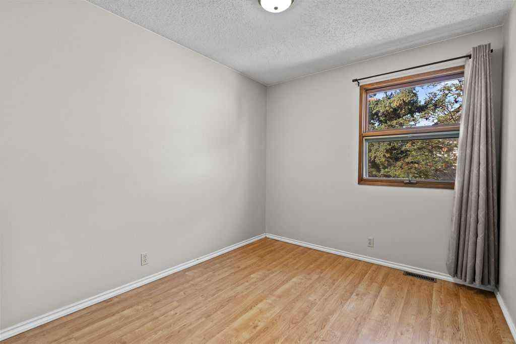 MLS® A2253870 - 215 Ranchview Court NW in Ranchlands Calgary, Residential