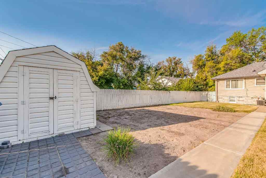 MLS® A2253871 - 1967 15 Avenue SE in Crestwood-Norwood Medicine Hat, Residential