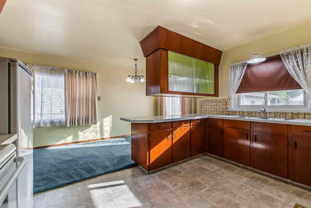 MLS® A2253871 - 1967 15 Avenue SE in Crestwood-Norwood Medicine Hat, Residential