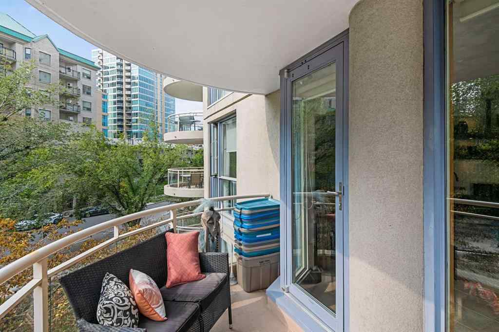 MLS® A2253875 - Unit #303 804 3 Avenue SW in Eau Claire Calgary, Residential