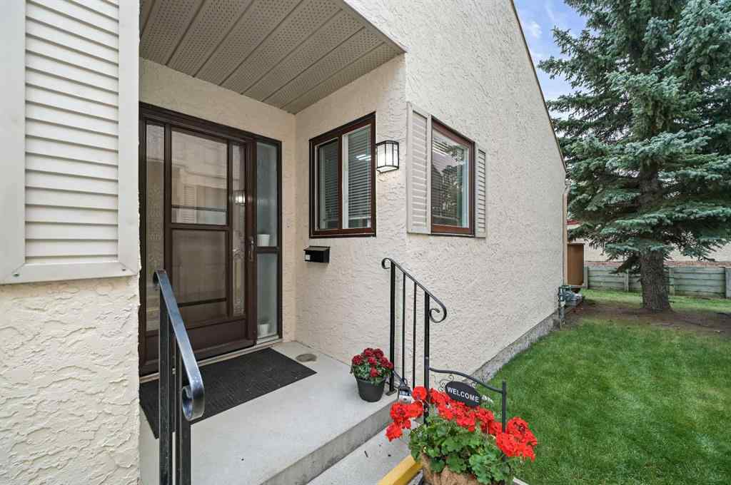 MLS® A2253877 - 22 Sandarac Circle NW in Sandstone Valley Calgary, Residential