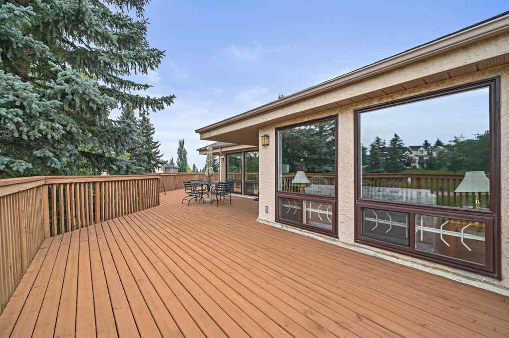 MLS® A2253877 - 22 Sandarac Circle NW in Sandstone Valley Calgary, Residential