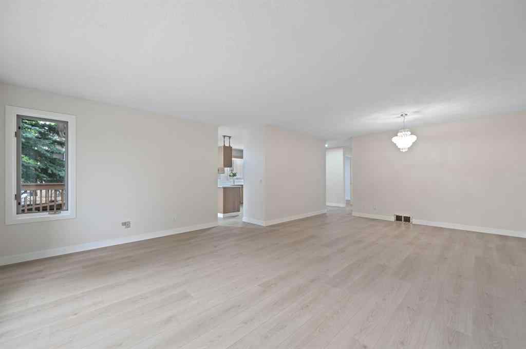 MLS® A2253877 - 22 Sandarac Circle NW in Sandstone Valley Calgary, Residential