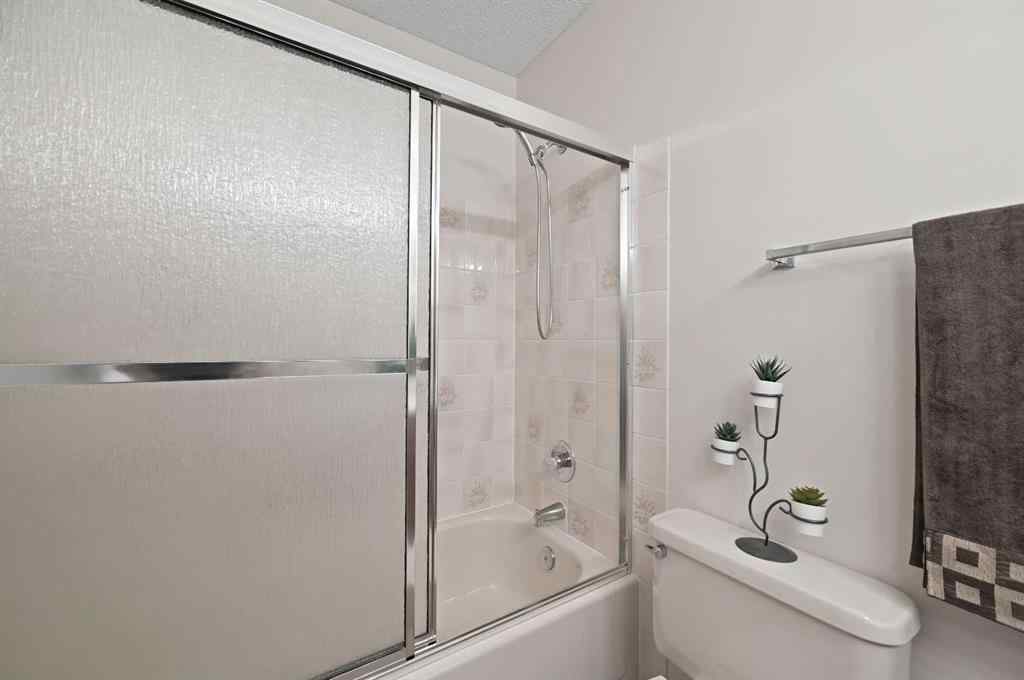 MLS® A2253877 - 22 Sandarac Circle NW in Sandstone Valley Calgary, Residential