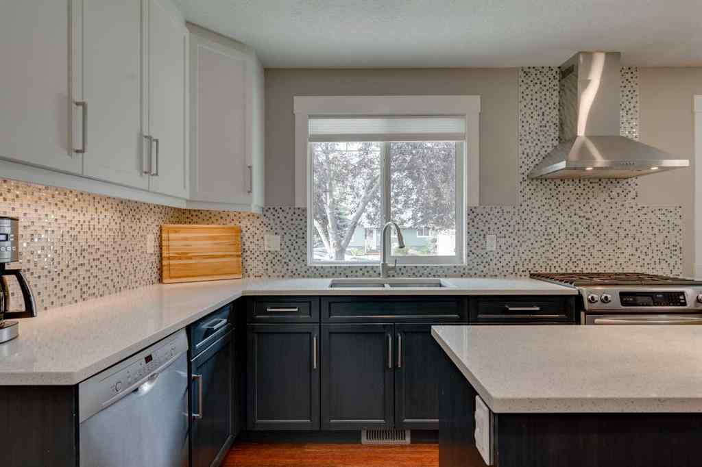 MLS® A2253904 - 2444 45 Street SE in Forest Lawn Calgary, Residential