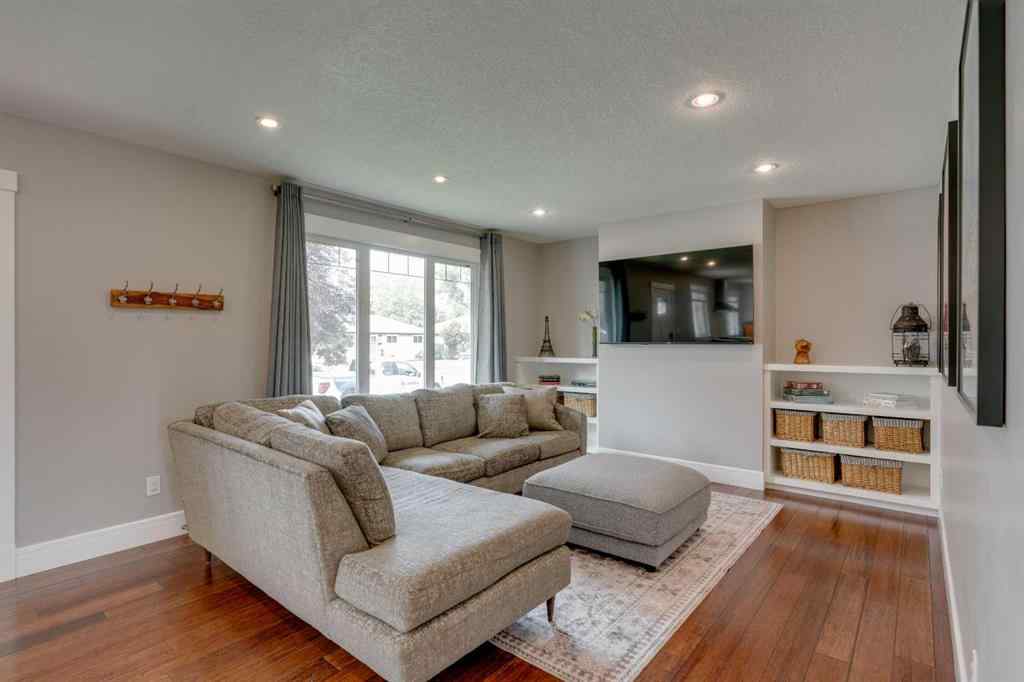 MLS® A2253904 - 2444 45 Street SE in Forest Lawn Calgary, Residential