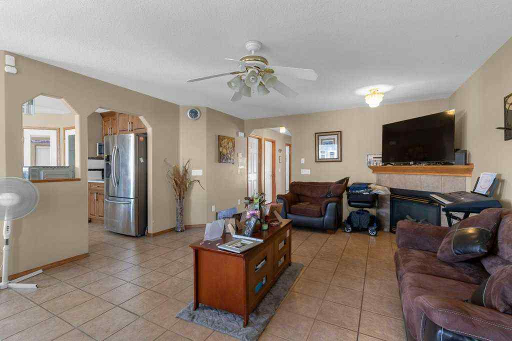 MLS® A2253905 - 442 Saddlecreek Way NE in Saddle Ridge Calgary, Residential