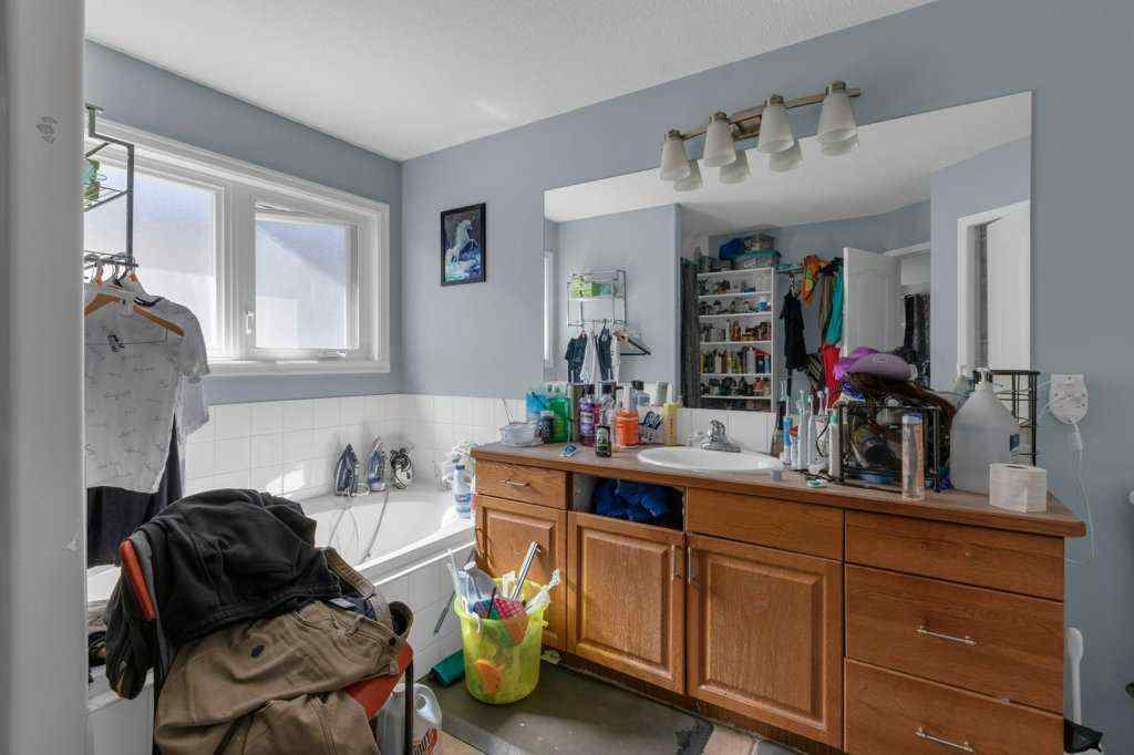 MLS® A2253905 - 442 Saddlecreek Way NE in Saddle Ridge Calgary, Residential