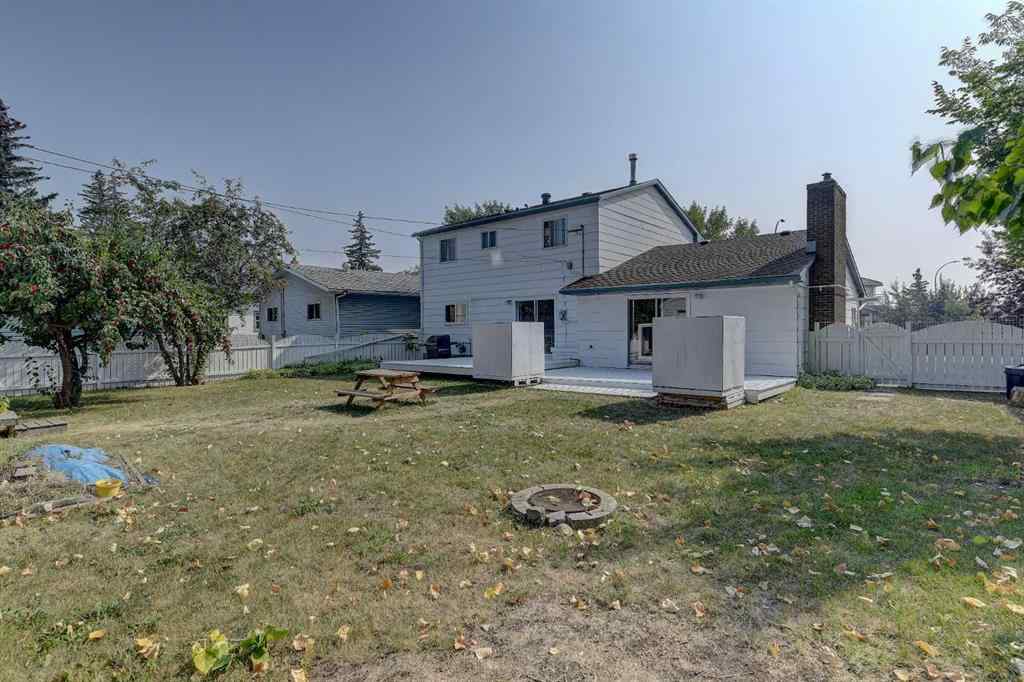 MLS® A2253906 - 10132 93 Avenue  in Swanavon Grande Prairie, Residential