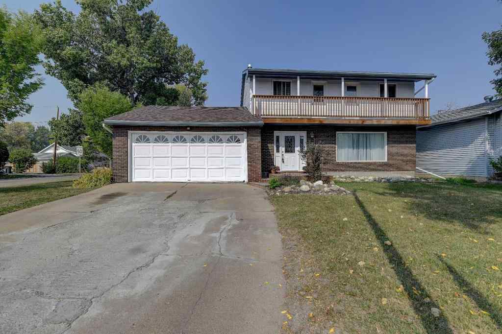 MLS® A2253906 - 10132 93 Avenue  in Swanavon Grande Prairie, Residential