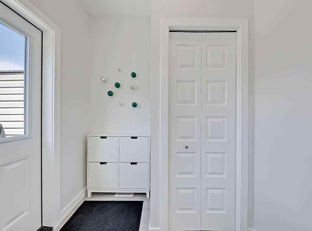 MLS® A2253910 - 67 Wolf Creek Drive SE in Wolf Willow Calgary, Residential