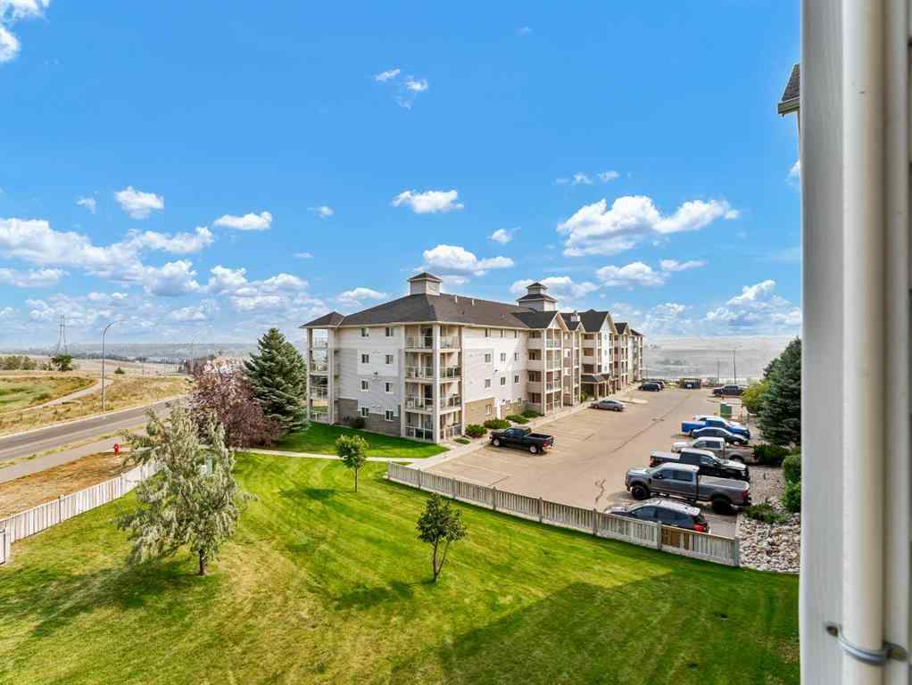 MLS® A2253913 - Unit #304 1648 Saamis Drive NW in Northwest Crescent Heights Medicine Hat, Residential