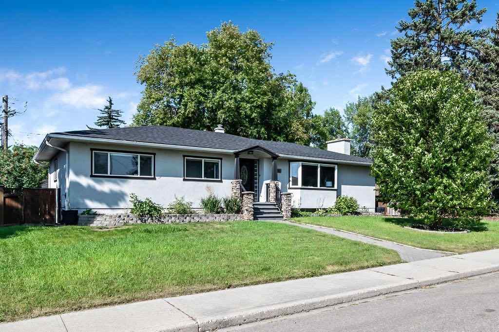 MLS® A2253918 - 41 Mackay Drive SW in Meadowlark Park Calgary, Residential
