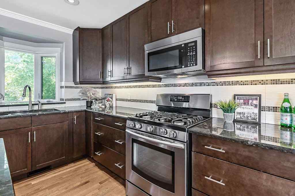 MLS® A2253918 - 41 Mackay Drive SW in Meadowlark Park Calgary, Residential
