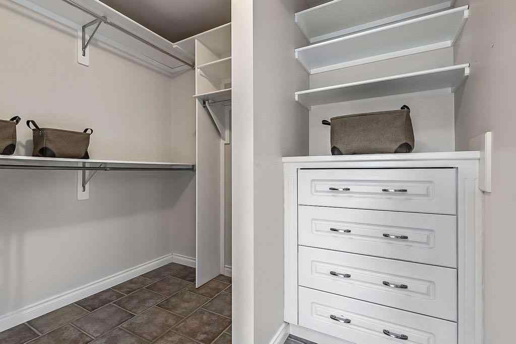 MLS® A2253918 - 41 Mackay Drive SW in Meadowlark Park Calgary, Residential