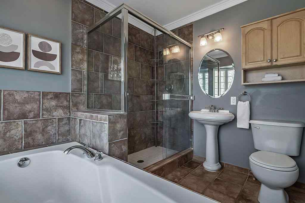 MLS® A2253918 - 41 Mackay Drive SW in Meadowlark Park Calgary, Residential