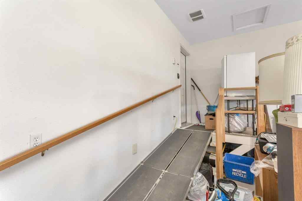 MLS® A2253927 - 21 Dunn Close  in Deer Park Village Red Deer, Residential