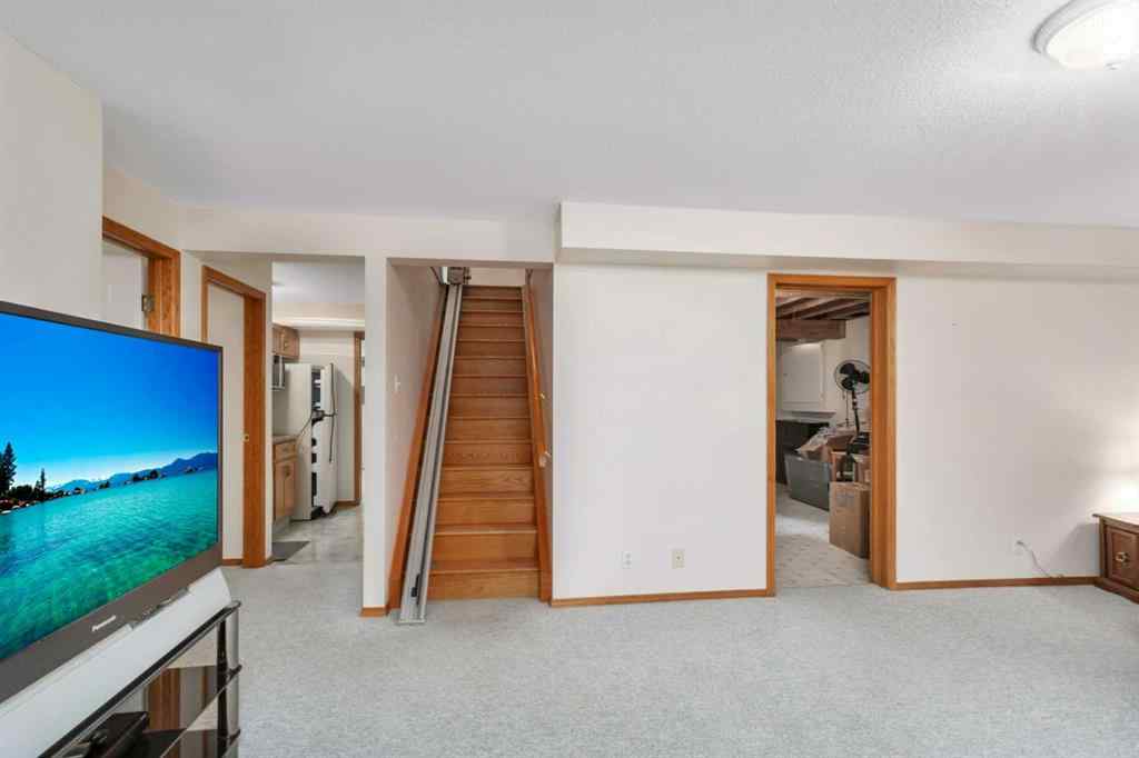 MLS® A2253927 - 21 Dunn Close  in Deer Park Village Red Deer, Residential