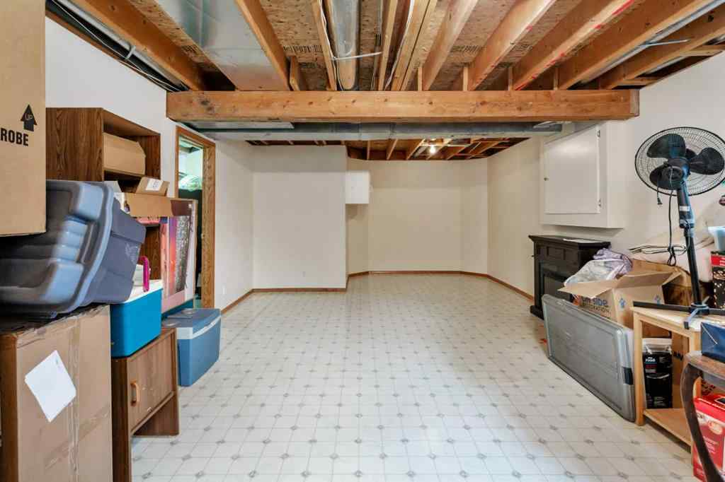 MLS® A2253927 - 21 Dunn Close  in Deer Park Village Red Deer, Residential