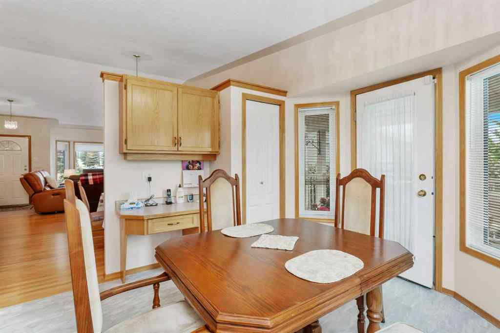 MLS® A2253927 - 21 Dunn Close  in Deer Park Village Red Deer, Residential