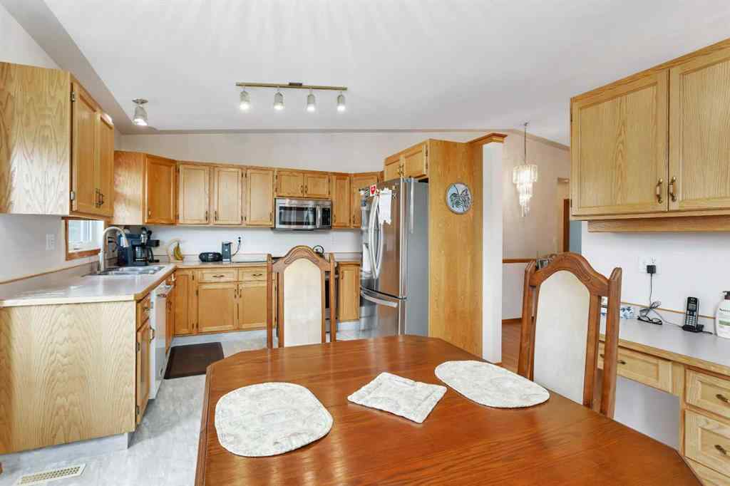 MLS® A2253927 - 21 Dunn Close  in Deer Park Village Red Deer, Residential