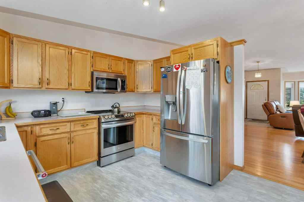 MLS® A2253927 - 21 Dunn Close  in Deer Park Village Red Deer, Residential
