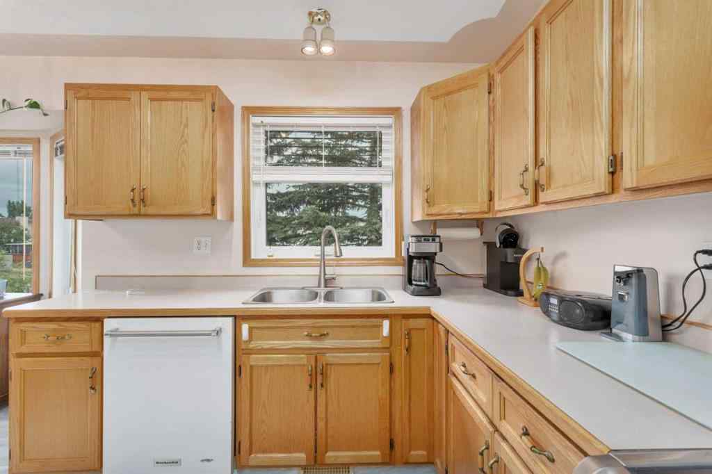 MLS® A2253927 - 21 Dunn Close  in Deer Park Village Red Deer, Residential