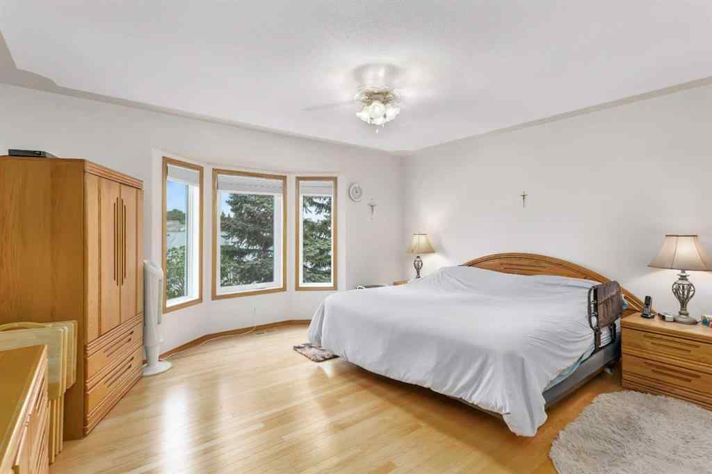 MLS® A2253927 - 21 Dunn Close  in Deer Park Village Red Deer, Residential