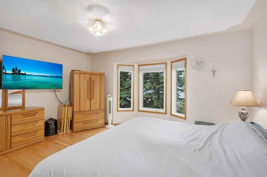 MLS® A2253927 - 21 Dunn Close  in Deer Park Village Red Deer, Residential
