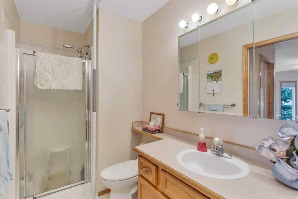 MLS® A2253927 - 21 Dunn Close  in Deer Park Village Red Deer, Residential