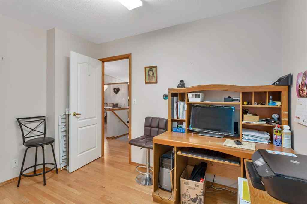 MLS® A2253927 - 21 Dunn Close  in Deer Park Village Red Deer, Residential