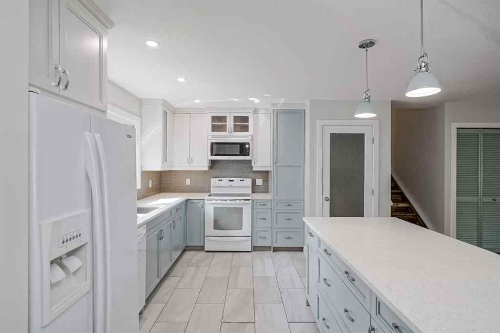 MLS® A2253929 - 7323 Silver Mead Road NW in Silver Springs Calgary, Residential