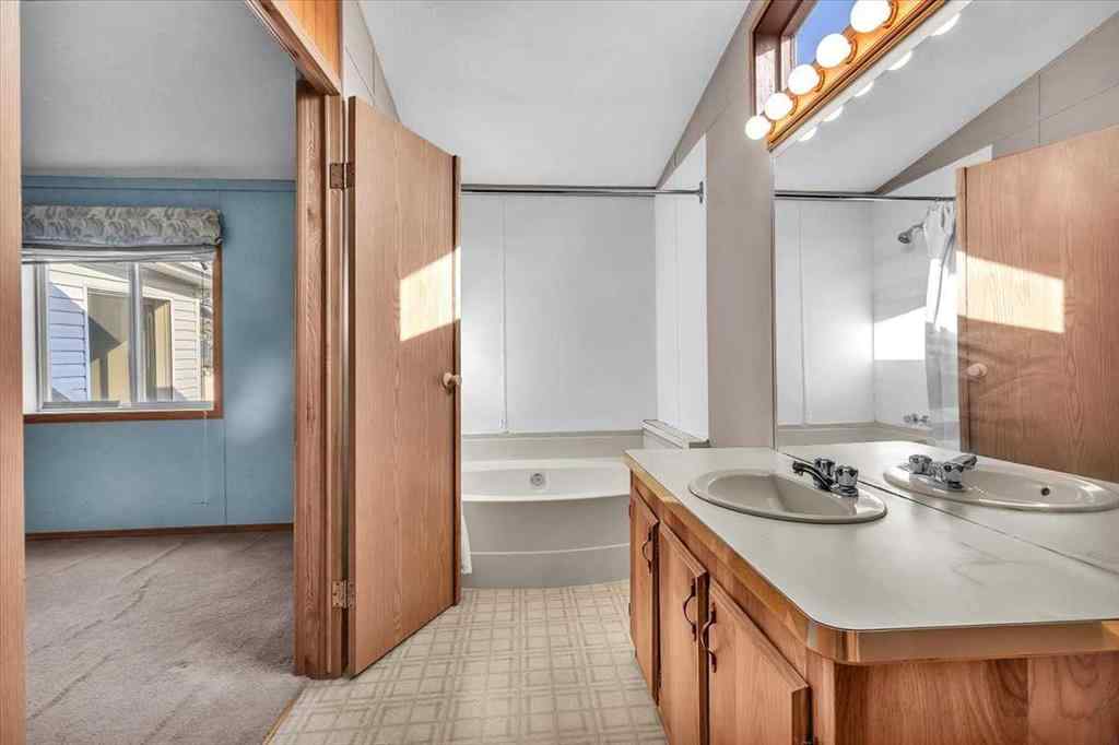 MLS® A2253934 - 294 Burroughs Circle NE in Montgomery Calgary, Mobile