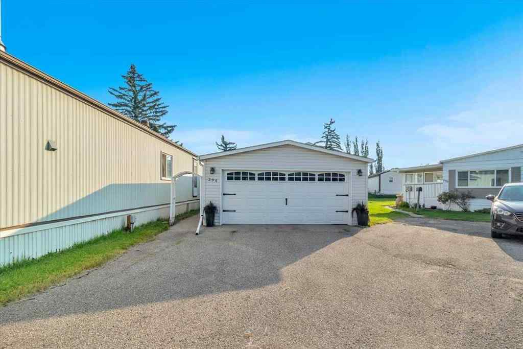 MLS® A2253934 - 294 Burroughs Circle NE in Montgomery Calgary, Mobile