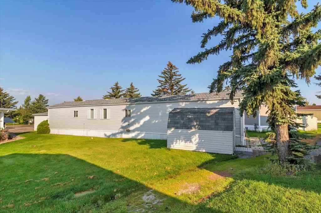 MLS® A2253934 - 294 Burroughs Circle NE in Montgomery Calgary, Mobile
