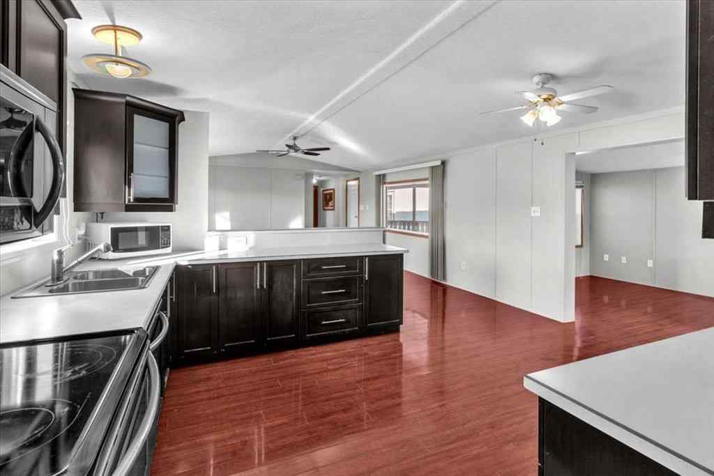 MLS® A2253934 - 294 Burroughs Circle NE in Montgomery Calgary, Mobile