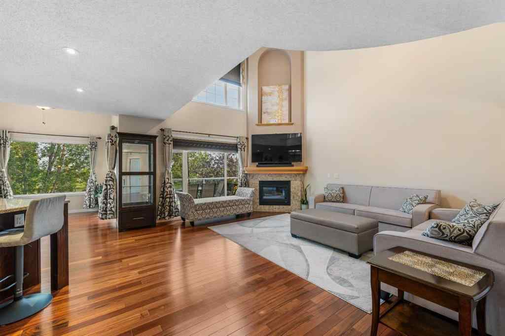 MLS® A2253939 - 57 Somerglen Park SW in Somerset Calgary, Residential