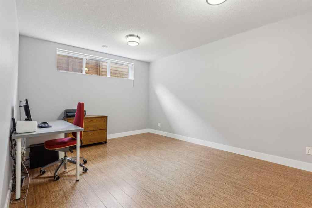 MLS® A2253955 - 10 Glenmount Crescent SW in Glendale Calgary, Residential