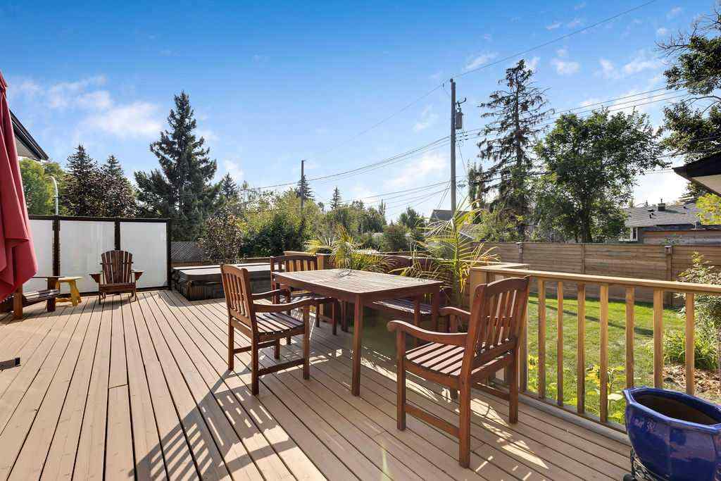 MLS® A2253955 - 10 Glenmount Crescent SW in Glendale Calgary, Residential