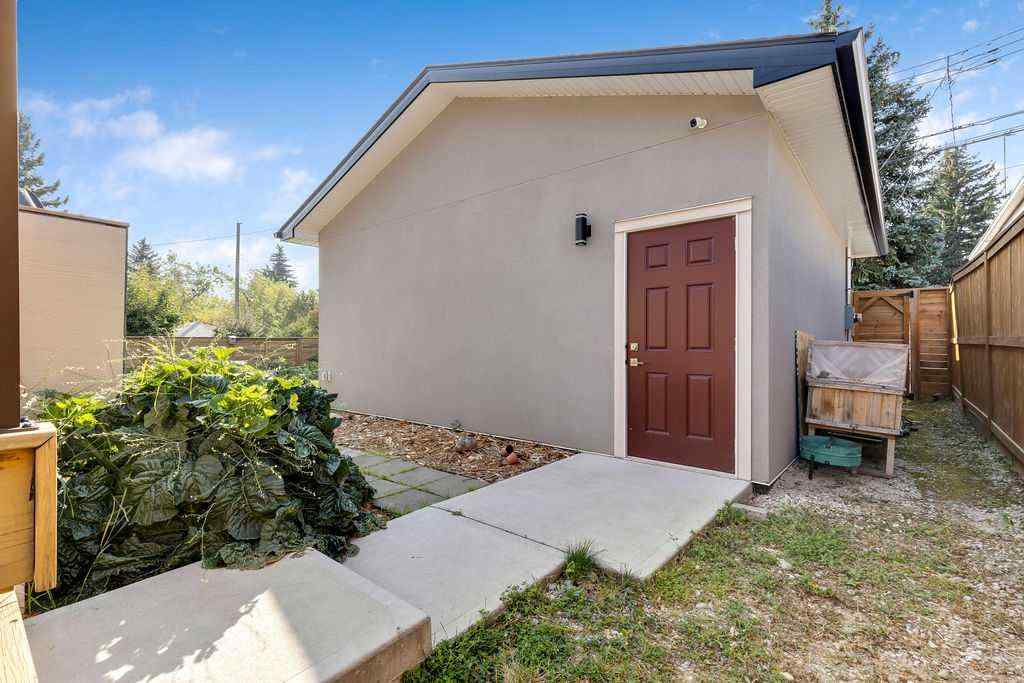 MLS® A2253955 - 10 Glenmount Crescent SW in Glendale Calgary, Residential