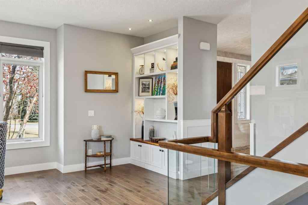 MLS® A2253955 - 10 Glenmount Crescent SW in Glendale Calgary, Residential