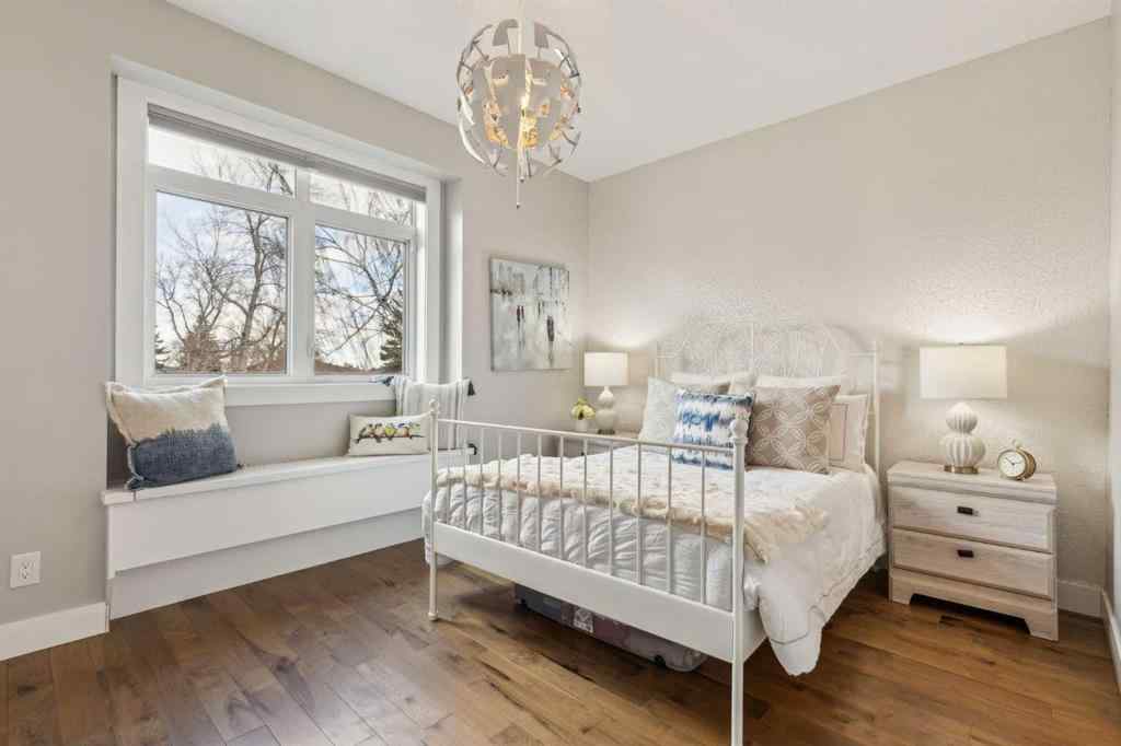 MLS® A2253955 - 10 Glenmount Crescent SW in Glendale Calgary, Residential