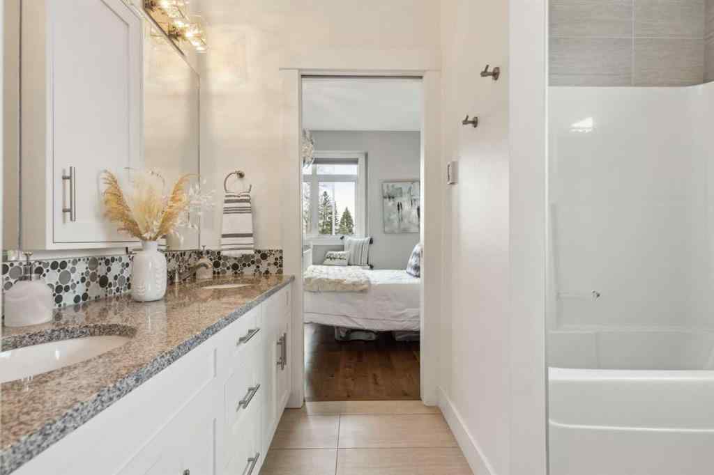 MLS® A2253955 - 10 Glenmount Crescent SW in Glendale Calgary, Residential
