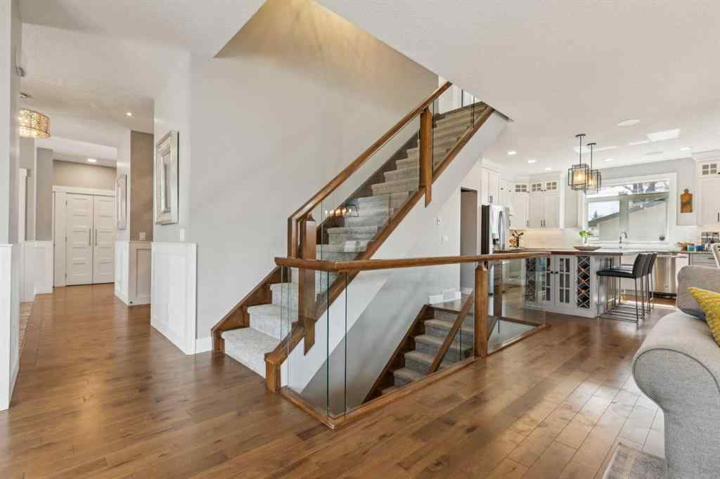 MLS® A2253955 - 10 Glenmount Crescent SW in Glendale Calgary, Residential